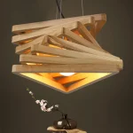 Lustre Triangular de Madeira - Imagem 5
