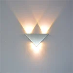 Arandela Triangular Moderna