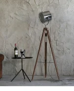 Luminária De Chão Industrial Americano Tripé Vintage - Imagem 2