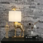 Abajur 66cm Resina Escultura Girafa Branca ou Dourada - Imagem 2