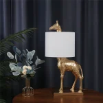 Abajur 66cm Resina Escultura Girafa Branca ou Dourada - Imagem 4