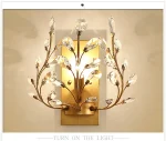 Arandela Floral Cristais K9 Transparente e Metal Dourado ou Preto