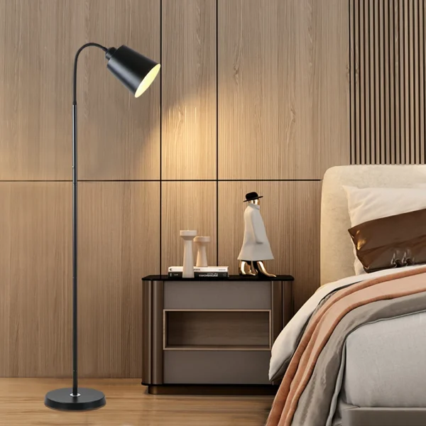 Luminária Chão Ferro Branco ou Preto Ajustável Luz LED