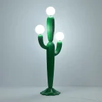 Luminária De Chão Cacto Verde Com 3 Bolas Brancas - Imagem 3